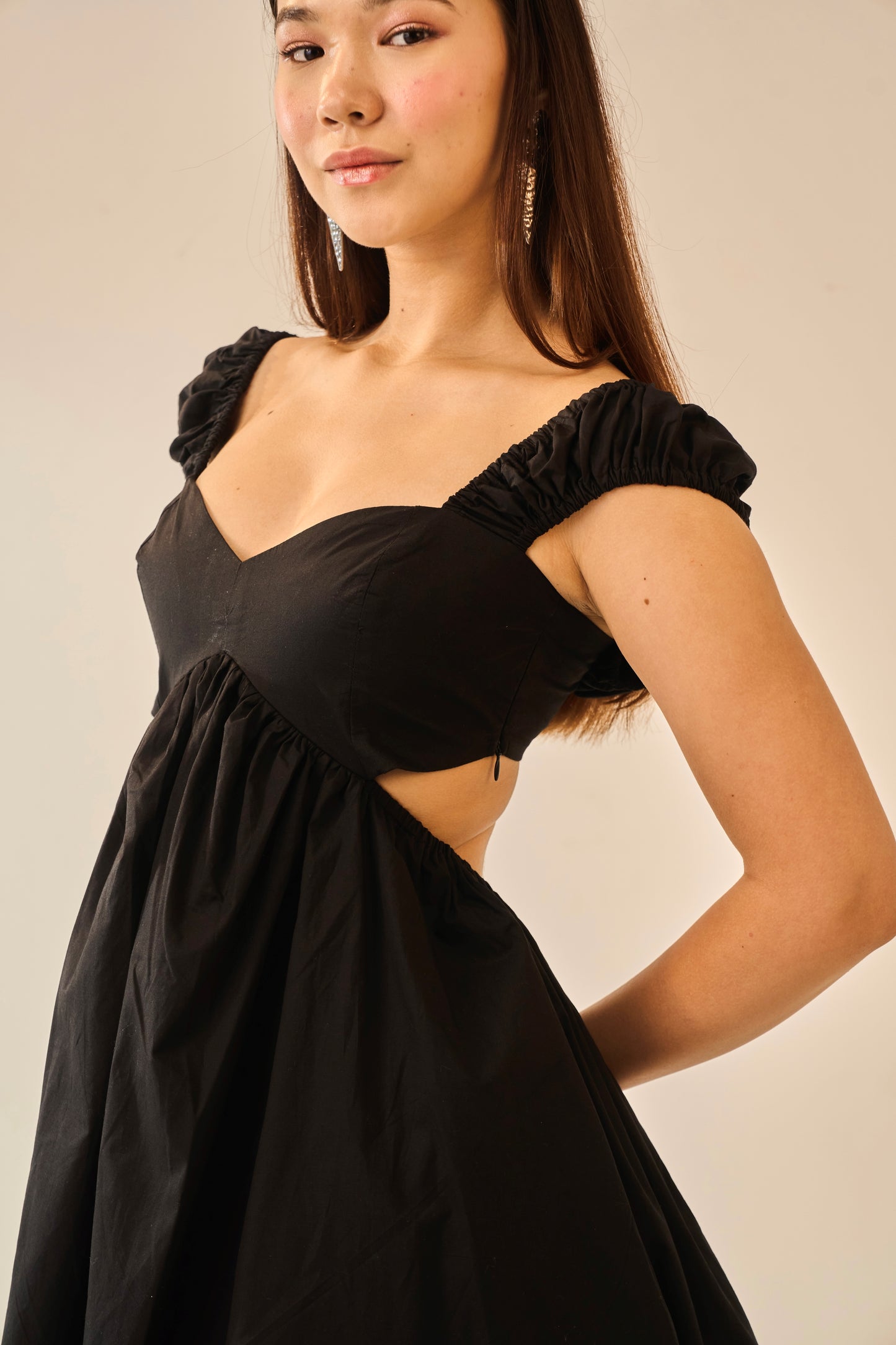 Charcoal Drizzle – Black Short Sleeve Poplin Mini Dress for Women