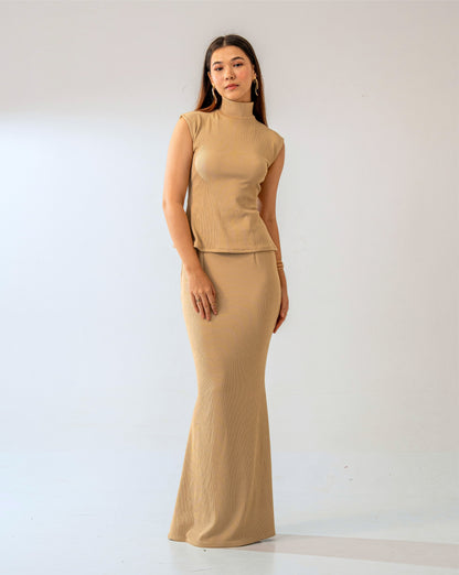 Sandstone Top – Sculpted High-Neck Ribbed Knit Top for Women